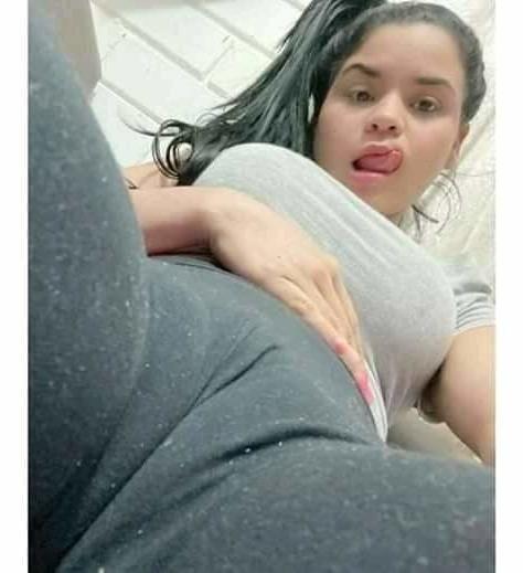 24P Camel toe