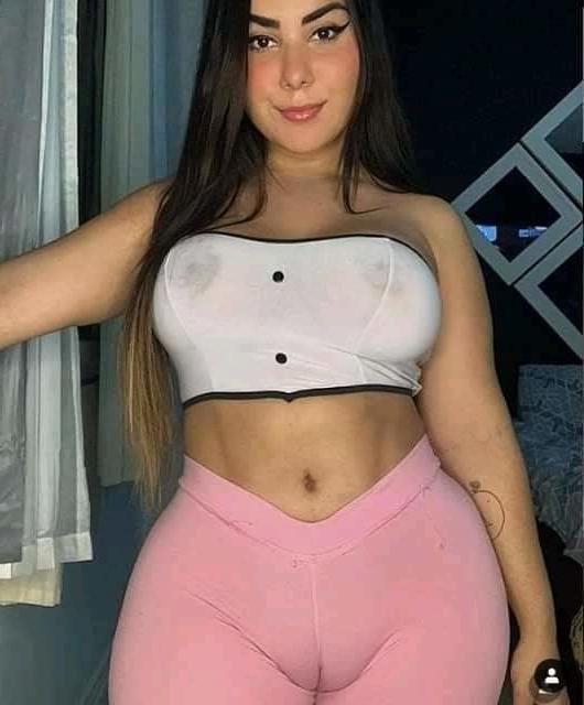 24P Camel toe
