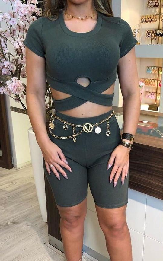 17P Hot Dutch amateur Fashionstore owner camel toe