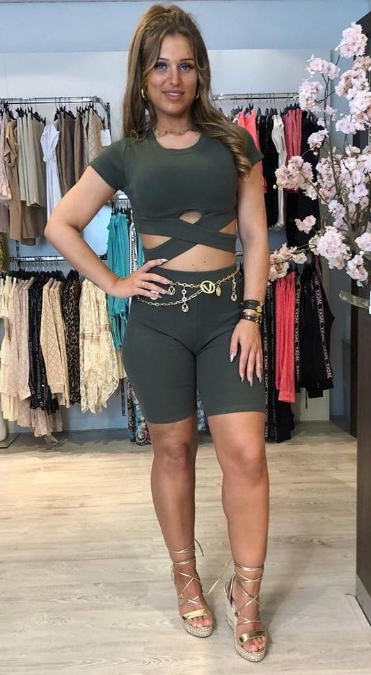 17P Hot Dutch amateur Fashionstore owner camel toe