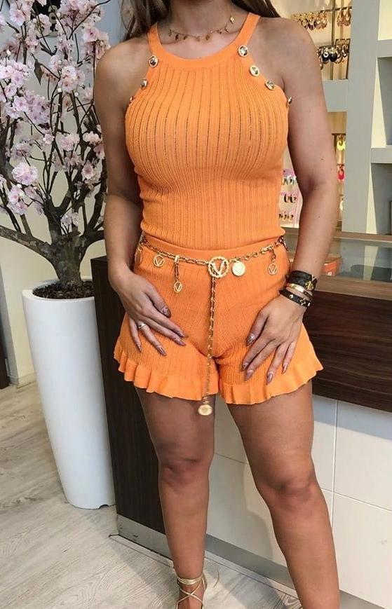 17P Hot Dutch amateur Fashionstore owner camel toe
