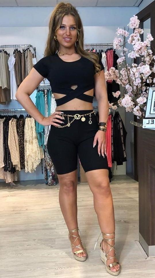 17P Hot Dutch amateur Fashionstore owner camel toe