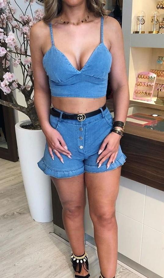 17P Hot Dutch amateur Fashionstore owner camel toe