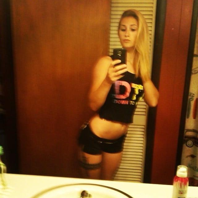 25P Exposed - Gorgeous Country Girl
