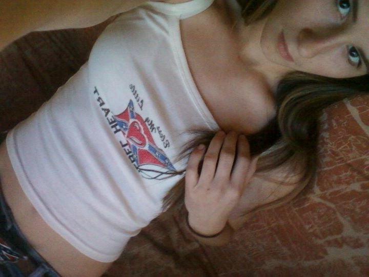 25P Exposed - Gorgeous Country Girl