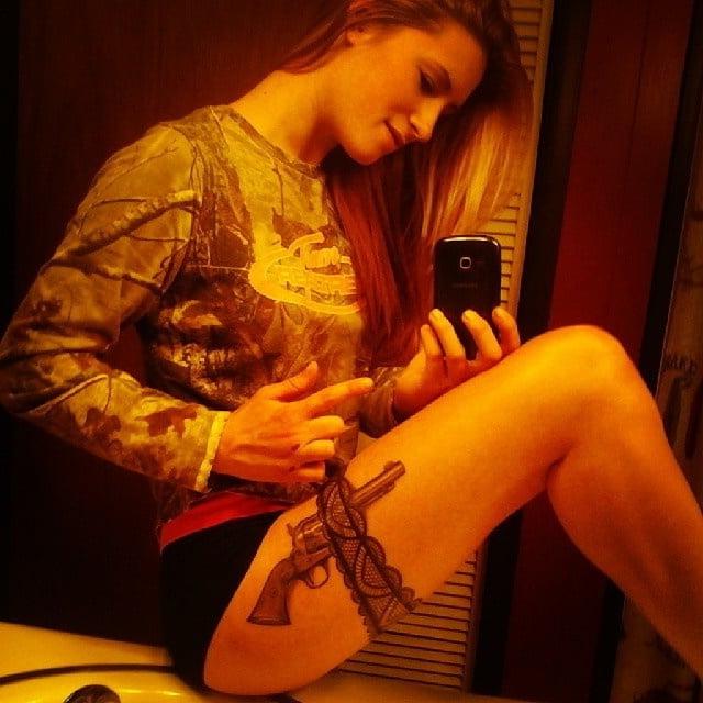 25P Exposed - Gorgeous Country Girl