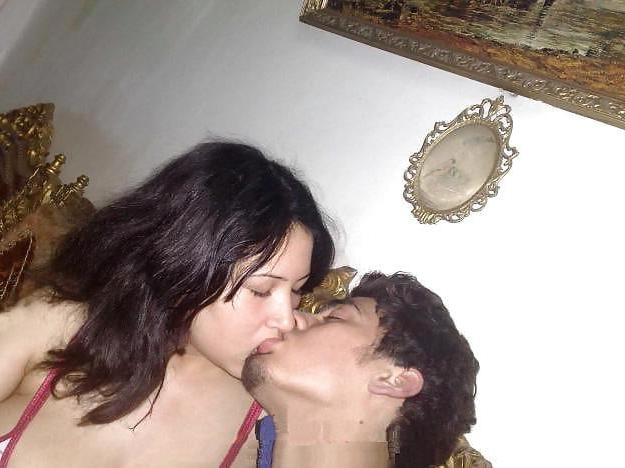 6P arab couple