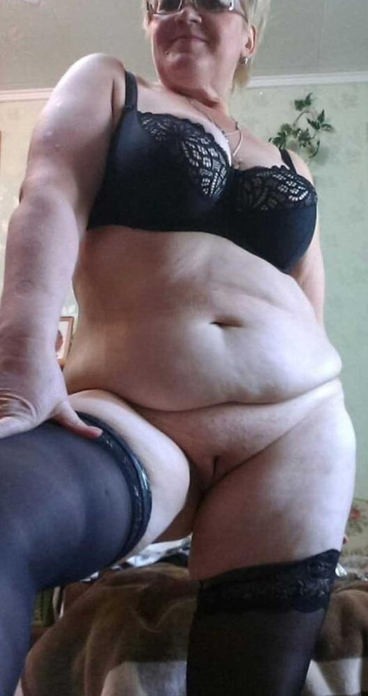 20P Cum on my big sexxxy belly