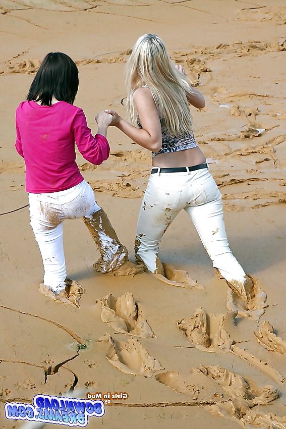 25P Mud girls
