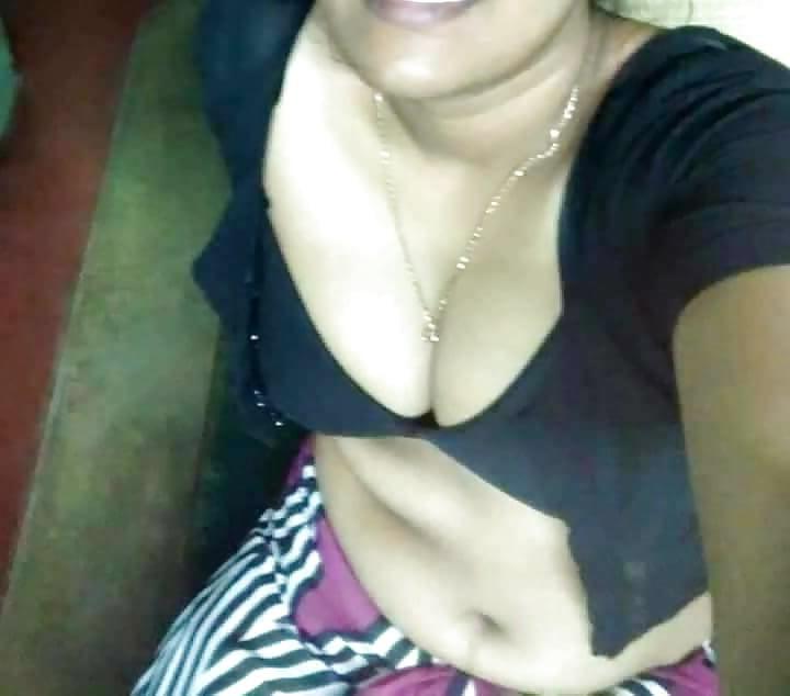 25P Tamil aunty Tits show
