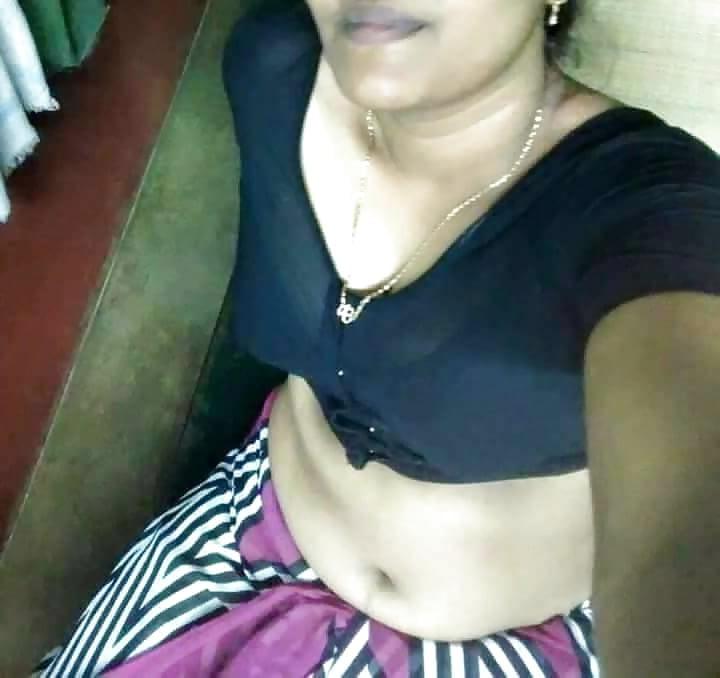 25P Tamil aunty Tits show
