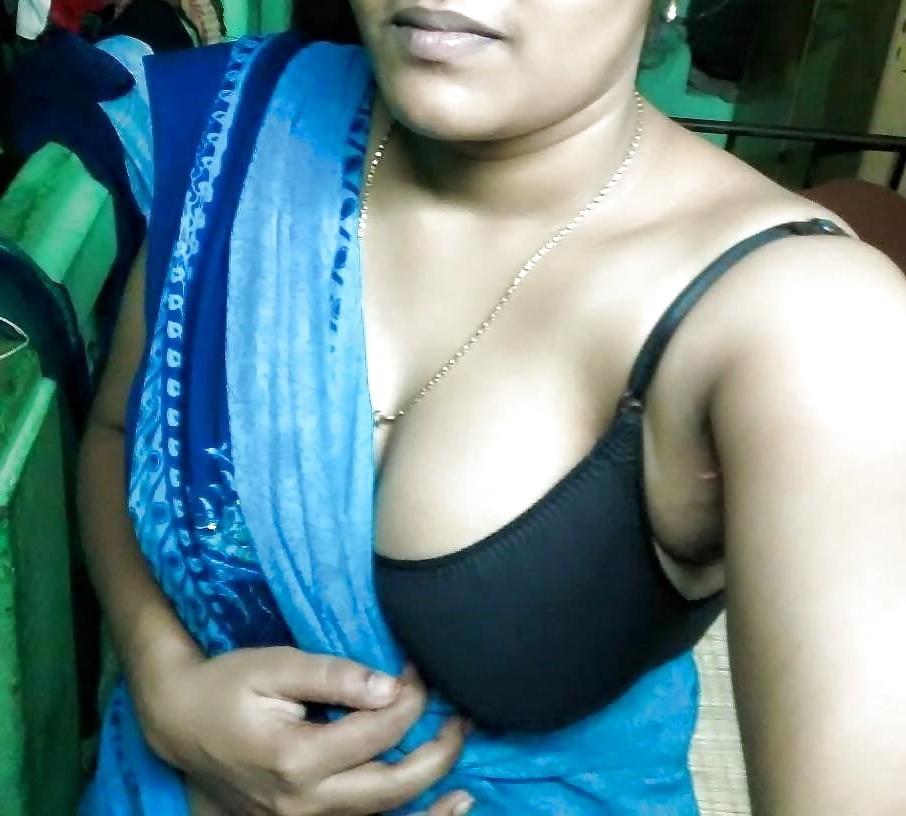 25P Tamil aunty Tits show