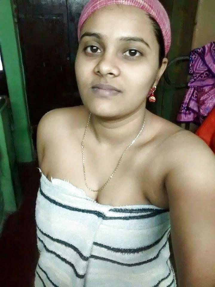25P Tamil aunty Tits show