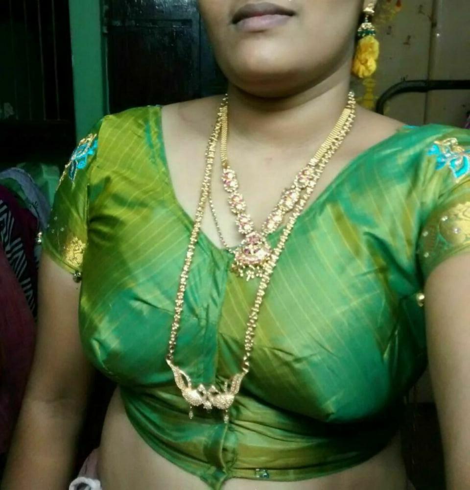 25P Tamil aunty Tits show