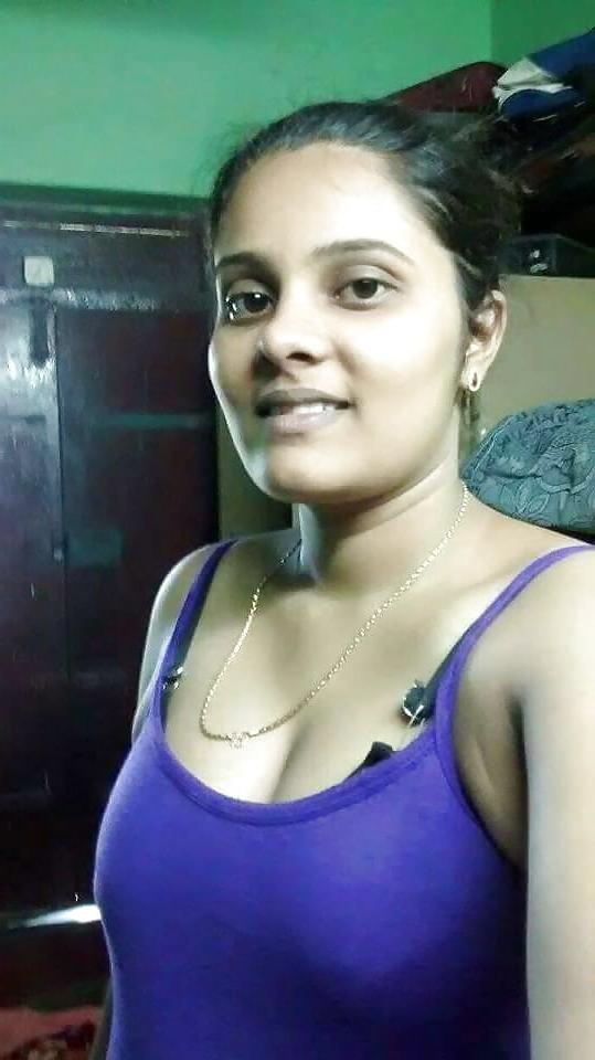 25P Tamil aunty Tits show