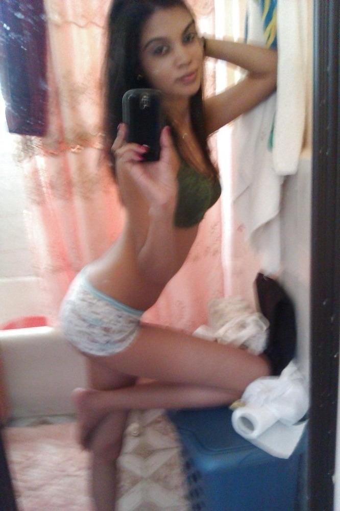 20P Nikita with Boy Friend