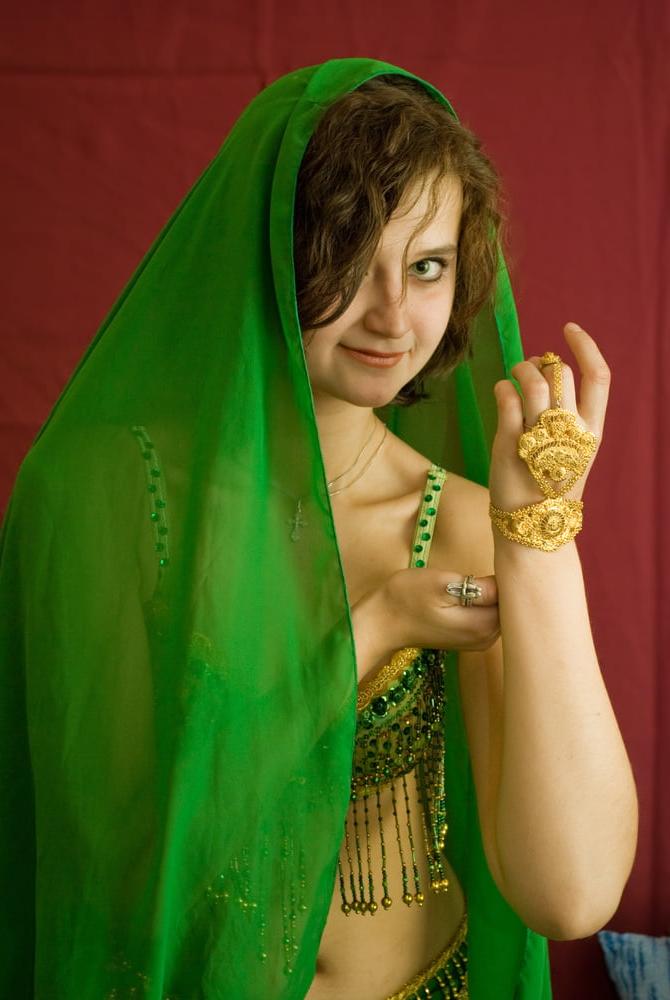 25P Belly Dancers