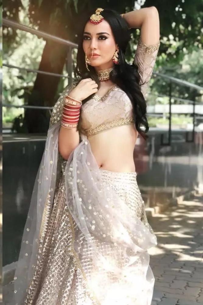 25P Belly Dancers