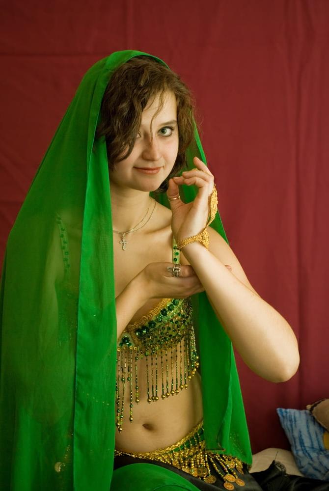 25P Belly Dancers