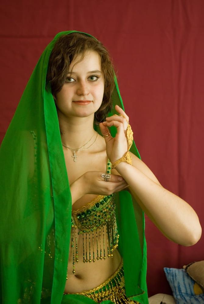 25P Belly Dancers