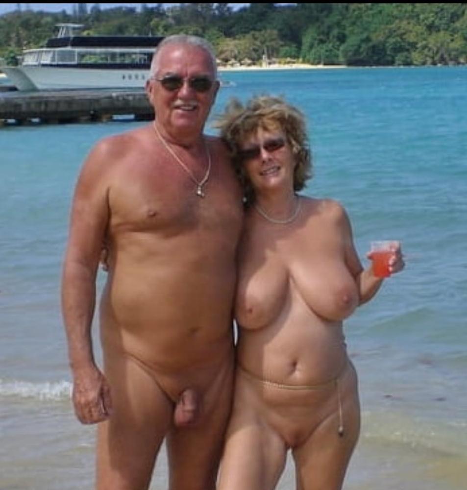 25P Couple Outdoors 27