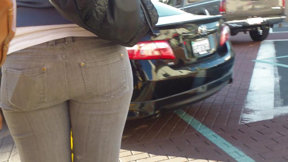 25P Sexy teen ass & butts in tight jeans 