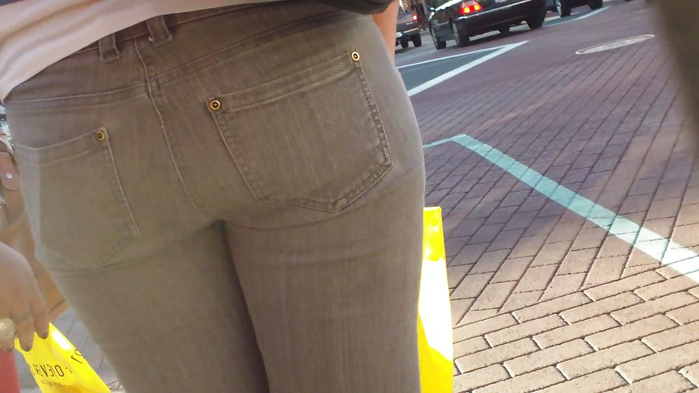 25P Sexy teen ass & butts in tight jeans 