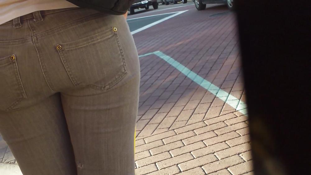 25P Sexy teen ass & butts in tight jeans 