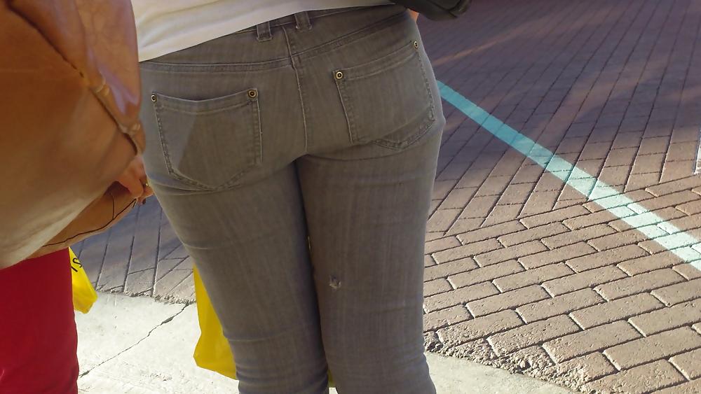 25P Sexy teen ass & butts in tight jeans 