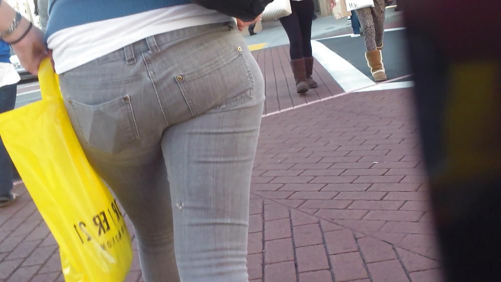25P Sexy teen ass & butts in tight jeans 