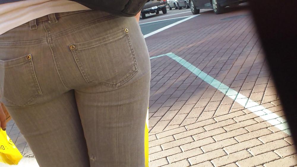 25P Sexy teen ass & butts in tight jeans 