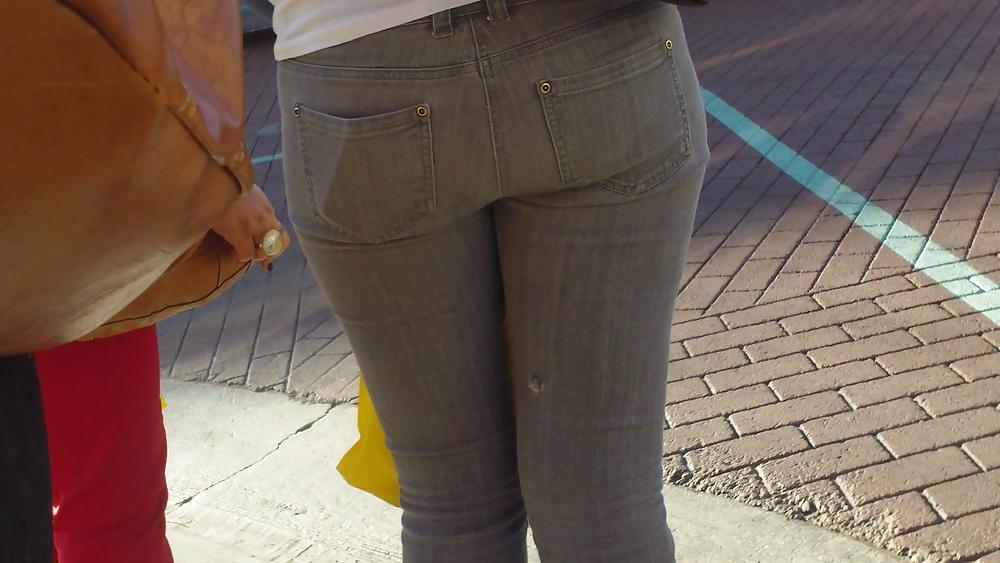 25P Sexy teen ass & butts in tight jeans 