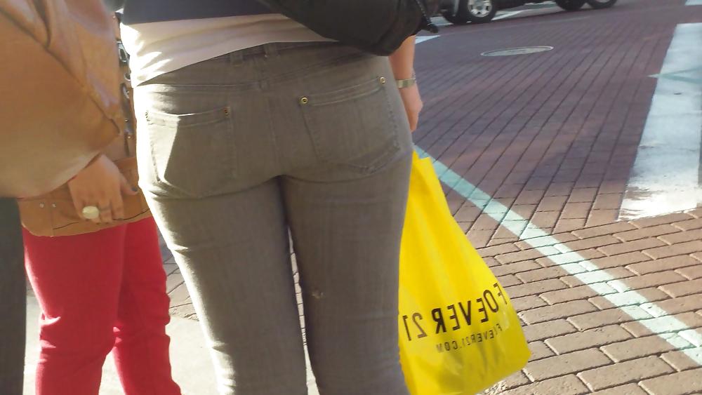 25P Sexy teen ass & butts in tight jeans 
