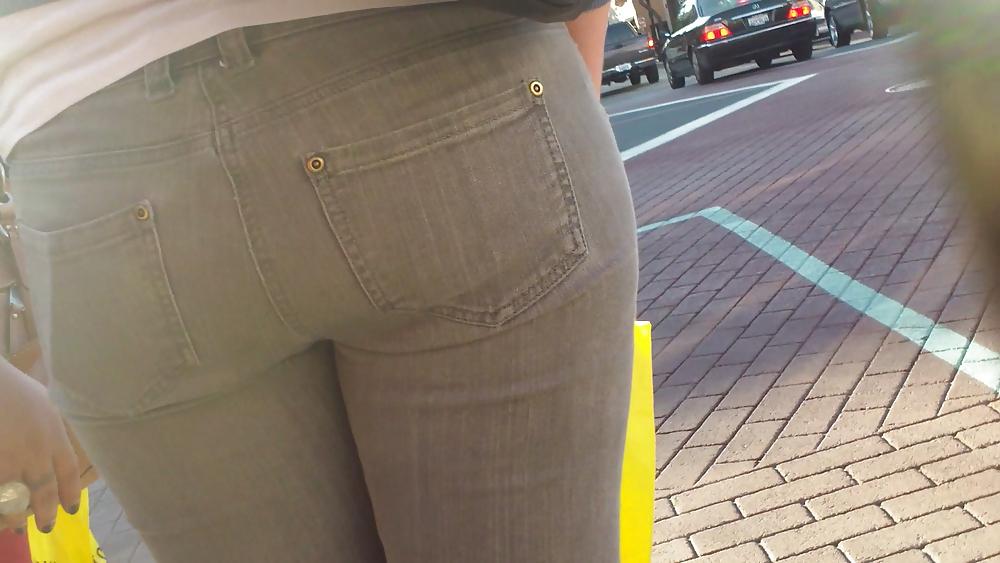 25P Sexy teen ass & butts in tight jeans 