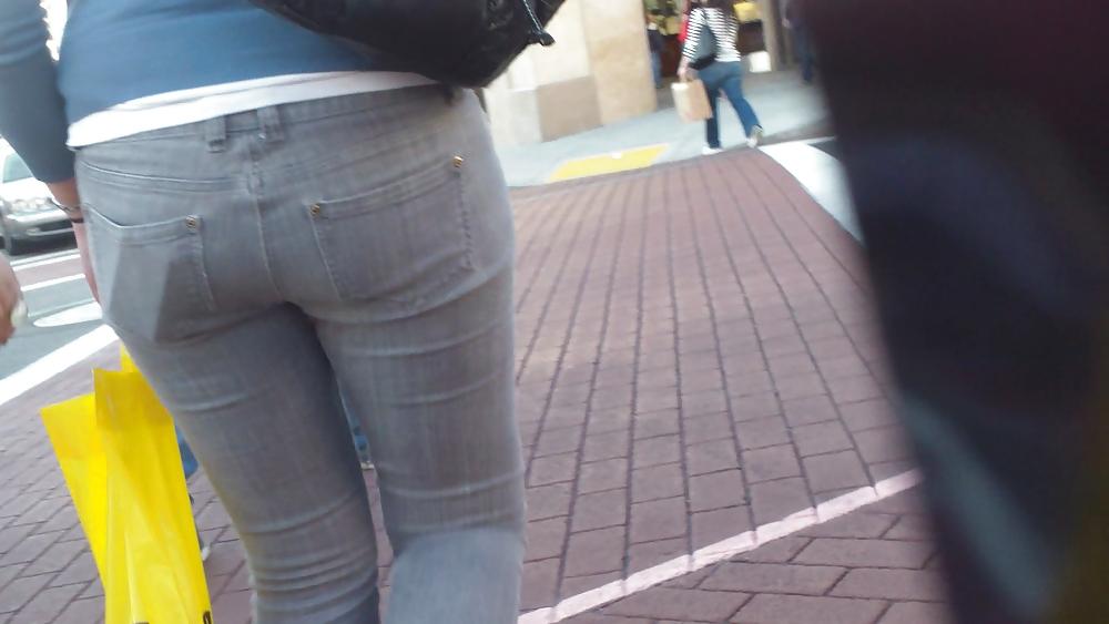 25P Sexy teen ass & butts in tight jeans 