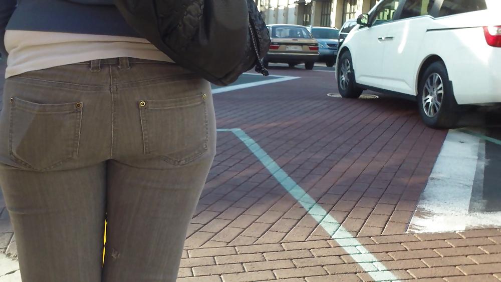 25P Sexy teen ass & butts in tight jeans 