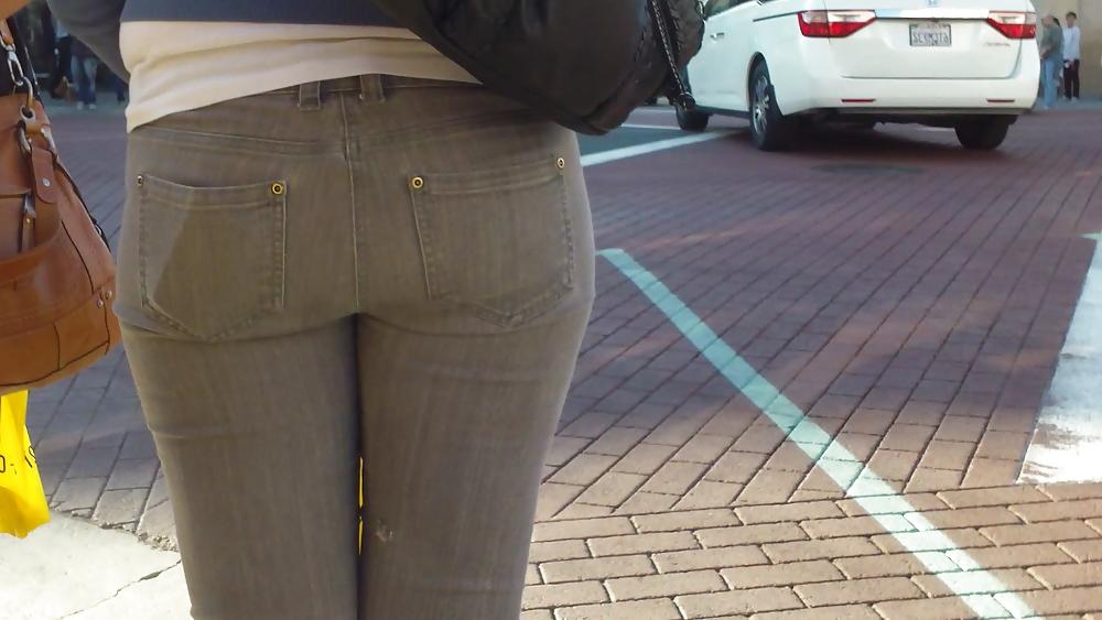 25P Sexy teen ass & butts in tight jeans 