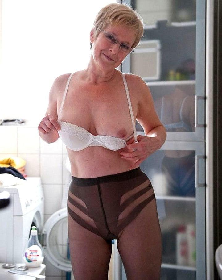 25P Mature Cougar 77