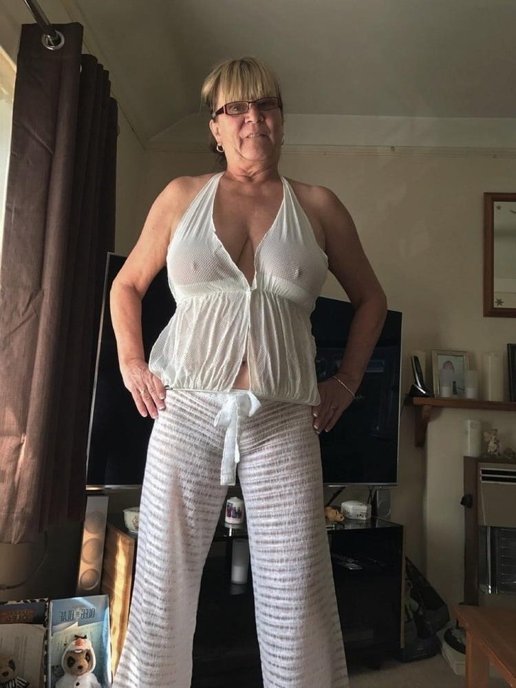 25P Mature Cougar 77