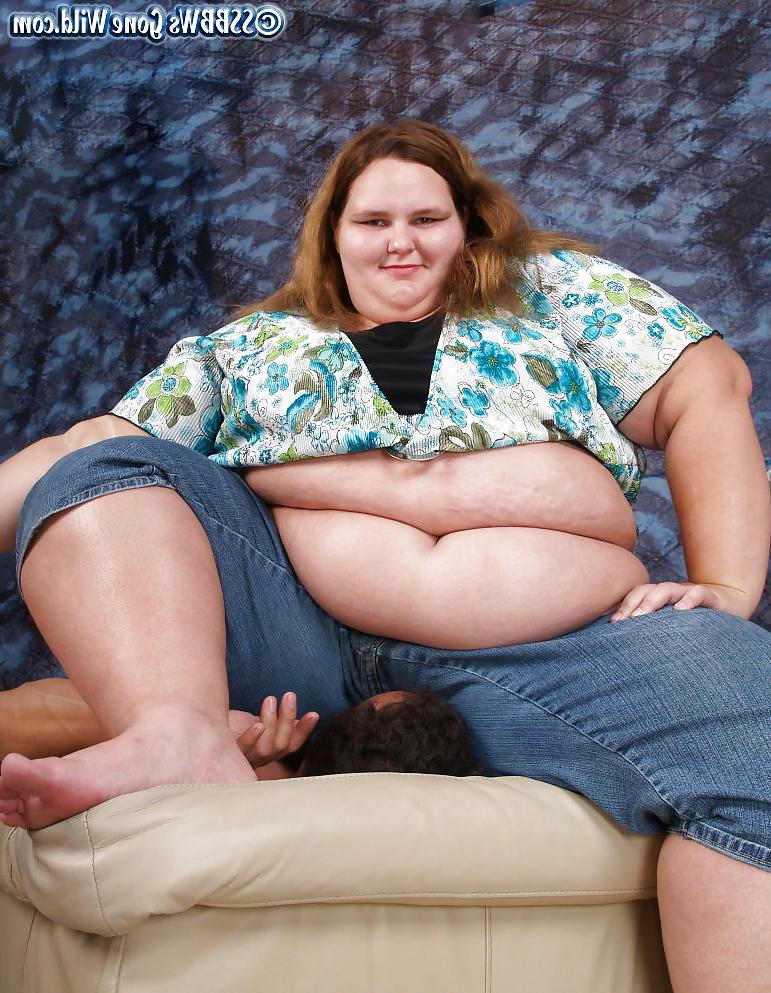 10P Big belly girl
