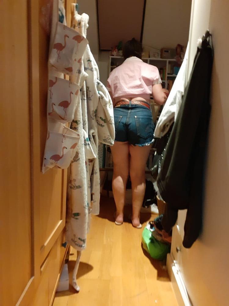 25P The Mrs in her Levi's 561 shorts