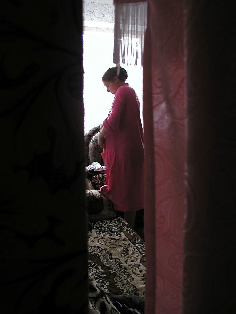 25P Pregnant Girl Voyeured Changing