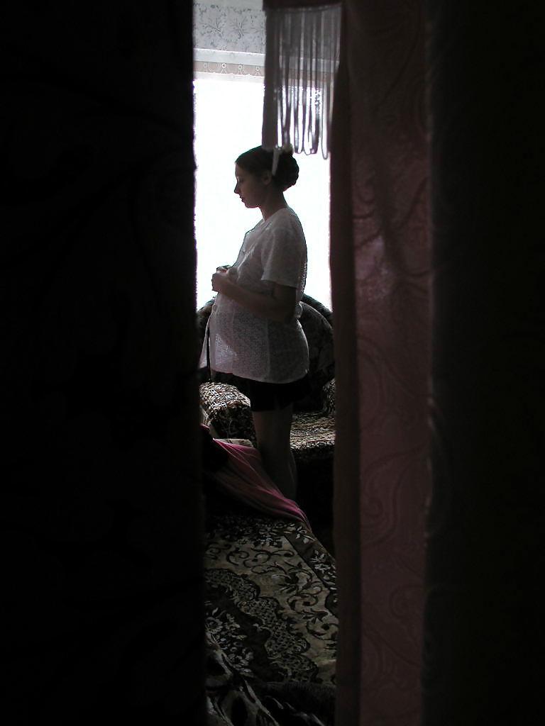 25P Pregnant Girl Voyeured Changing