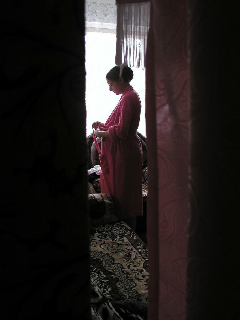 25P Pregnant Girl Voyeured Changing