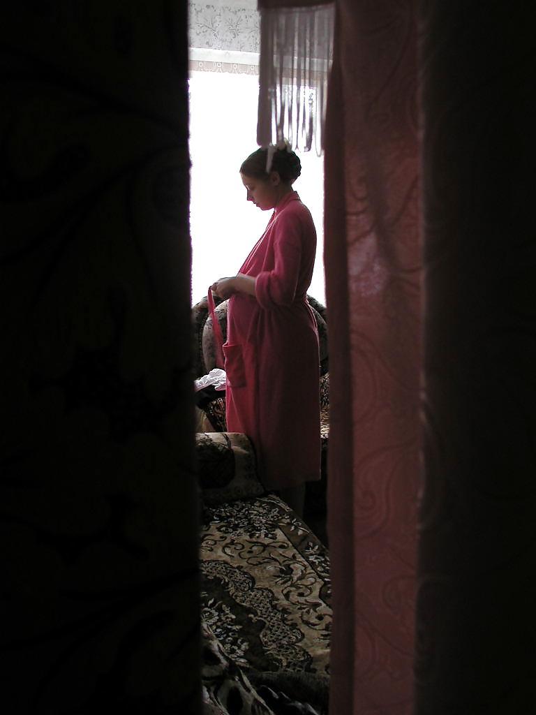 25P Pregnant Girl Voyeured Changing