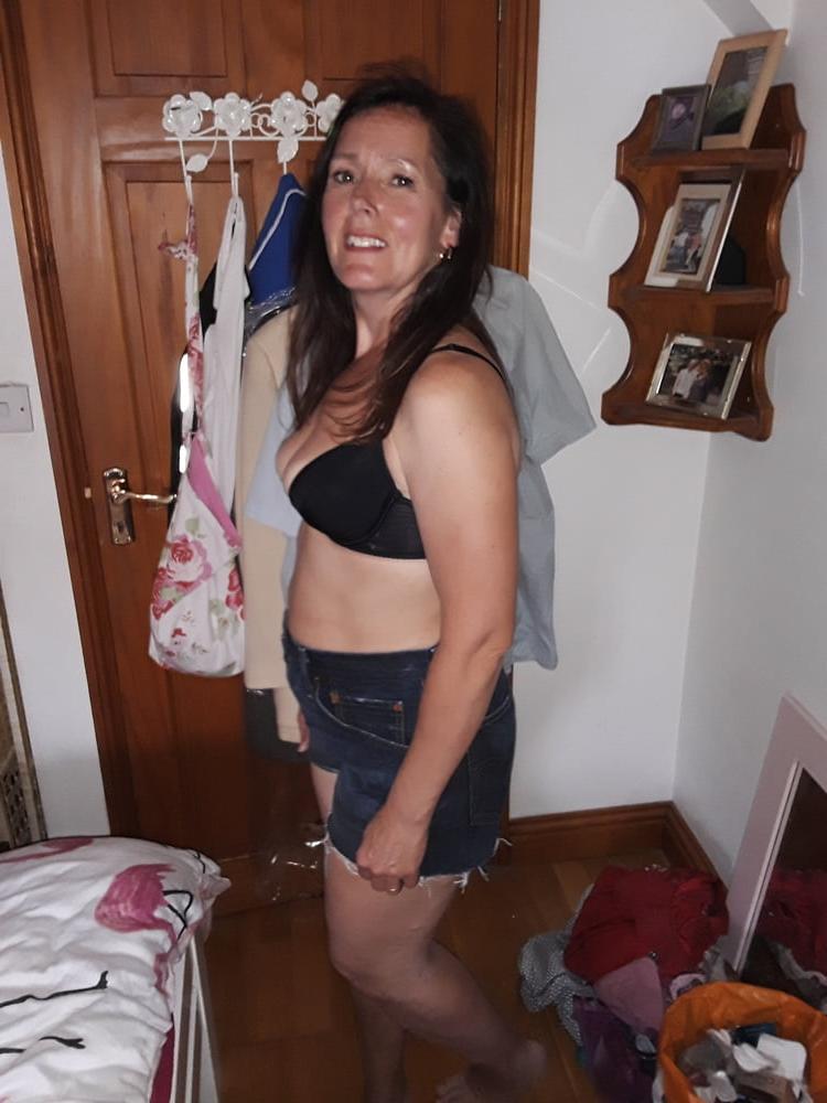 25P The Mrs in Levi's Jean Shorts Daisy Dukes