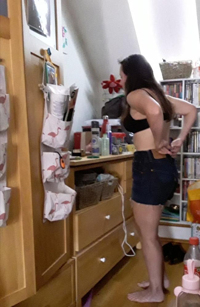 25P The Mrs in Levi's Jean Shorts Daisy Dukes