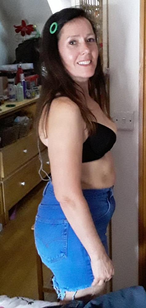 25P The Mrs in Levi's Jean Shorts Daisy Dukes