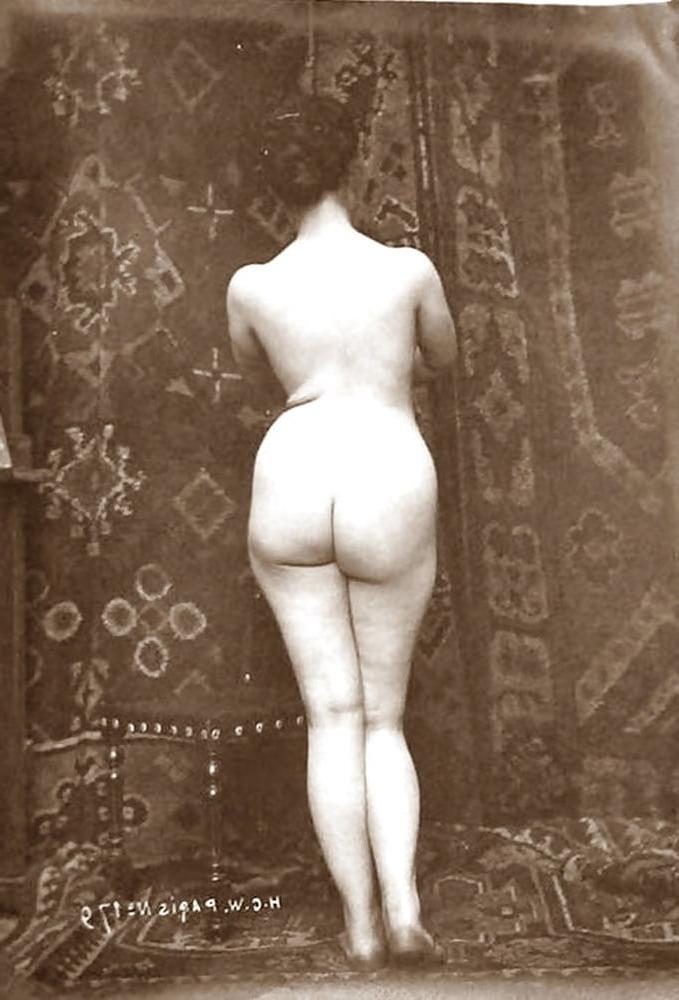 25P Interbellum  (in her belly?)