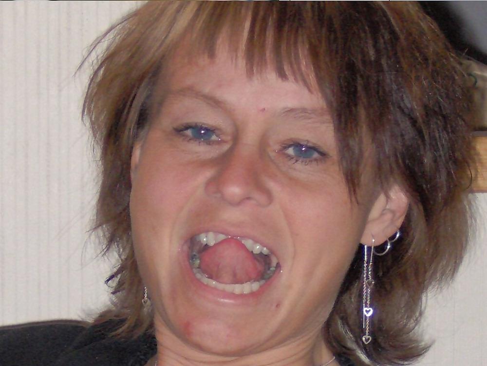25P Tongues are so sexy, covered or uncovered